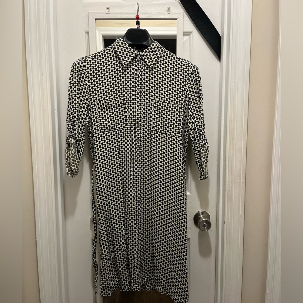 Sophia Max dress that has thin string belt around the waist.